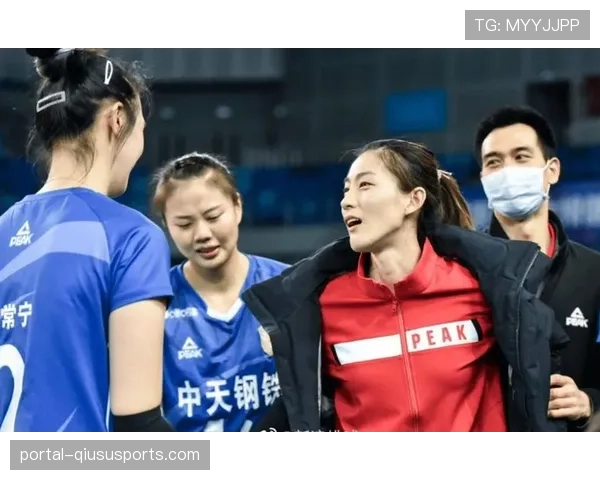 波特兰火焰季前赛前强化防守演练，混合体系成战术核心